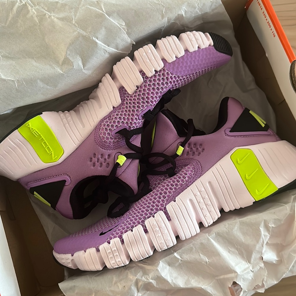 Nike free Metcon 4 size 8.5 purple women's - new